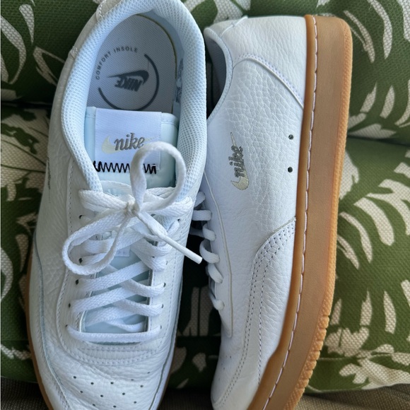 Men’s Nike Court Shoes - Picture 3 of 10